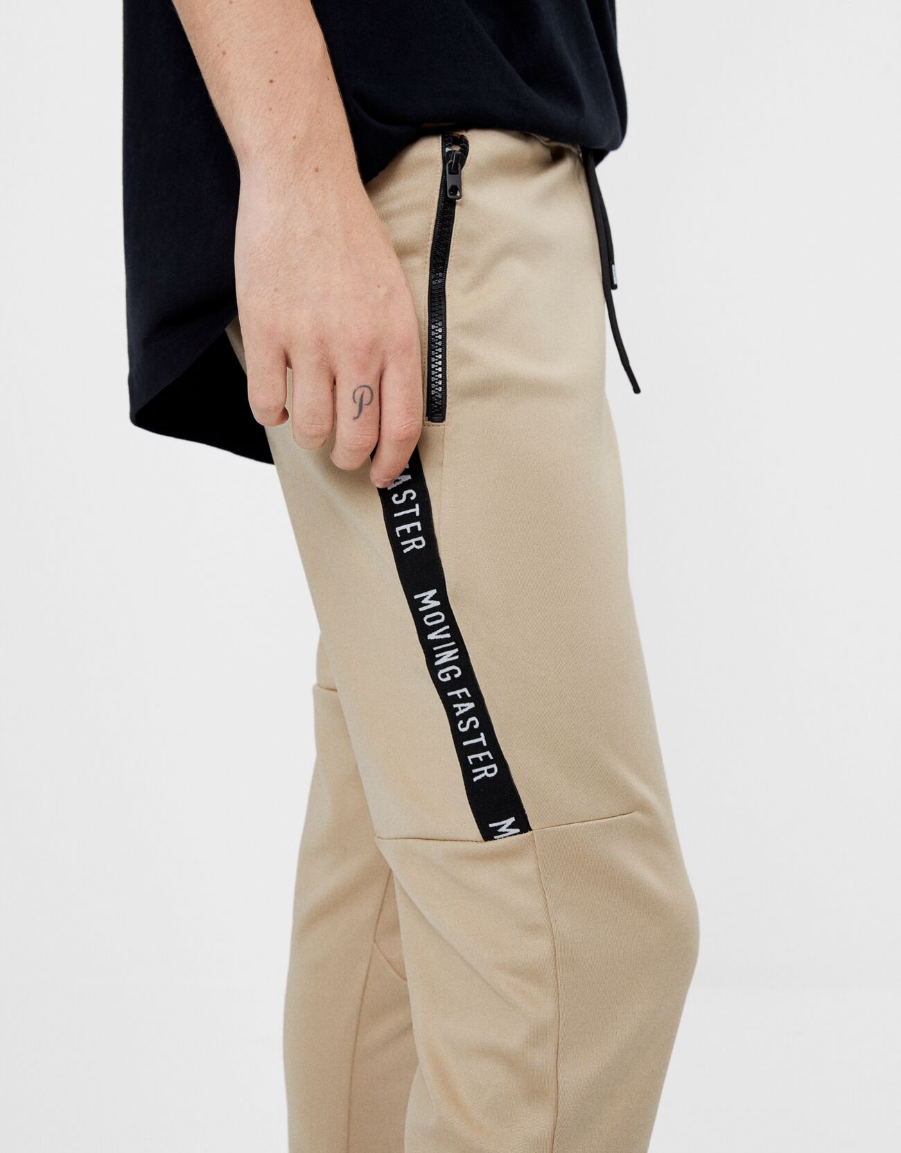 bershka Jogging trousers with side stripes – S.M Garments